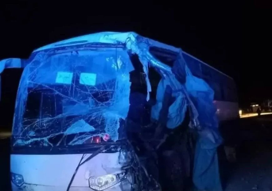 Drame Routier à Ouled Djellal : Huit Vies Fauchées dans une Collision Tragique