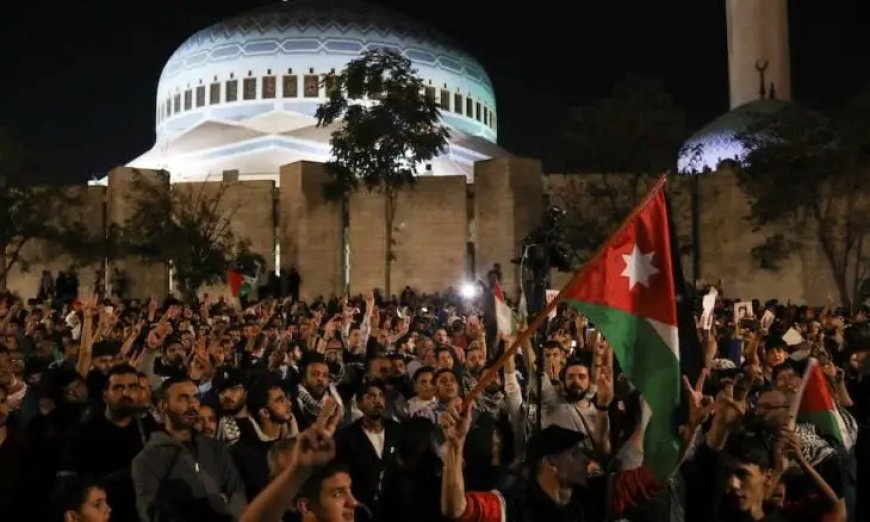 Vidéo: L’Ambassade Israélienne en Jordanie Envahie par des Protestataires en Colère