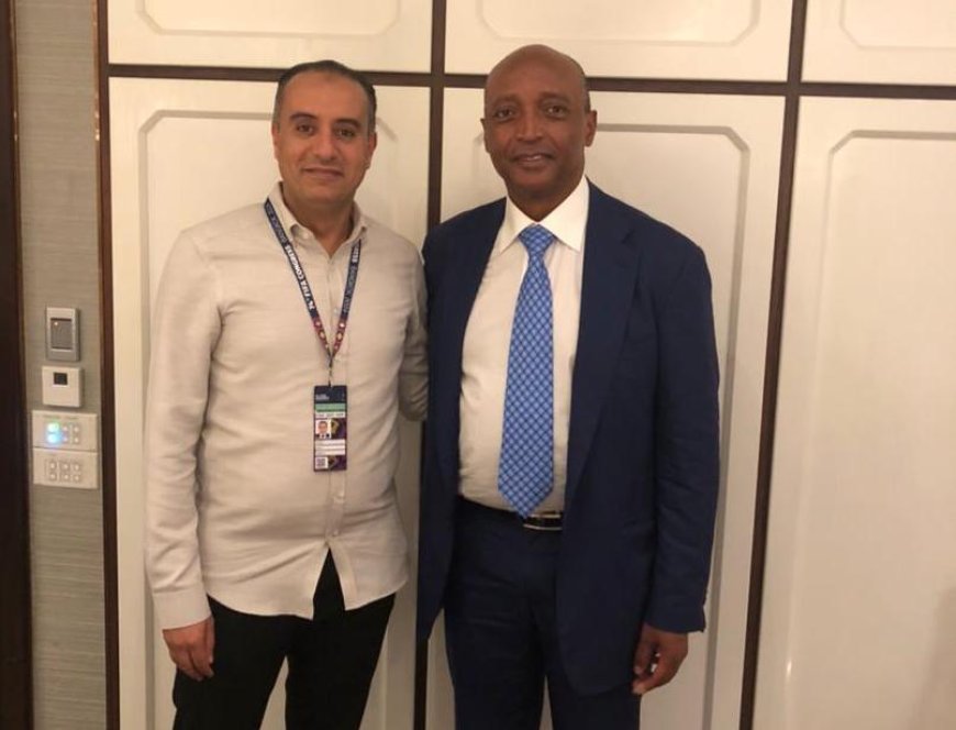 74e CONGRES DE LA FIFA A BANGKOK : LE PRÉSIDENT SADI S’ENTRETIENT AVEC SON HOMOLOGUE DE LA CAF, Dr MOTSEPE