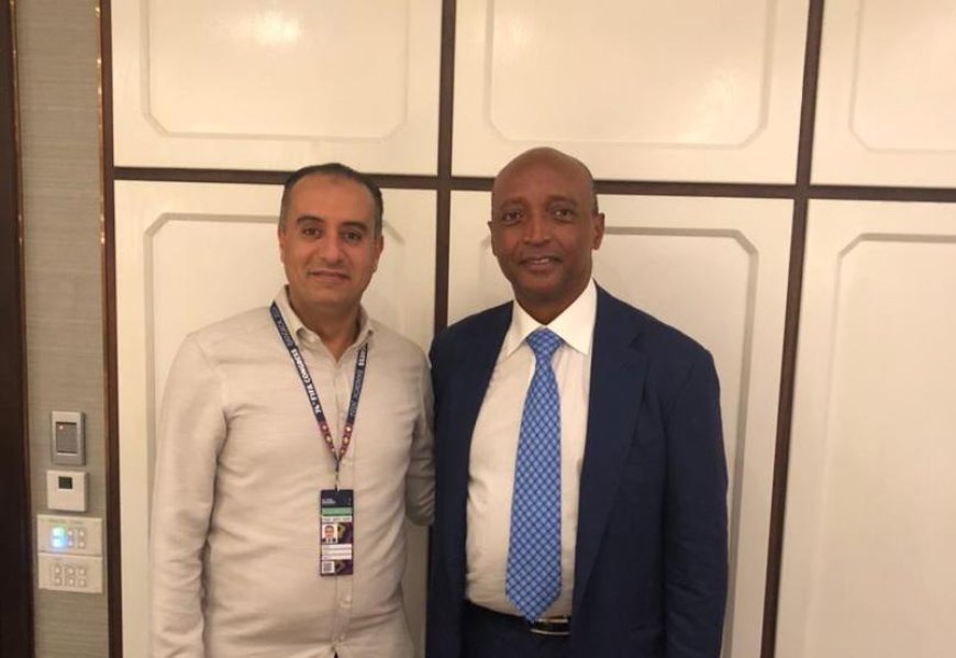 74e CONGRES DE LA FIFA A BANGKOK : LE PRÉSIDENT SADI S’ENTRETIENT AVEC LE PRÉSIDENT DE LA CAF, Dr MOTSEPE