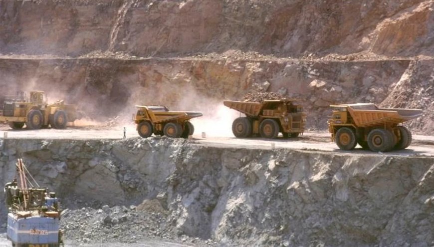 Avancement des travaux de la mine de Gara Djebilet et de la mine de phosphate de Bled El Hadba