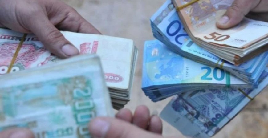 Dinar Algérien : Plongée en Eaux Troubles sur le Marché Noir des Devises