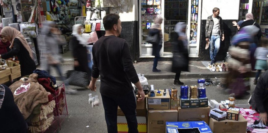 L’Économie Clandestine en Algérie : Une Ombre Croissante sur la Scène Financière