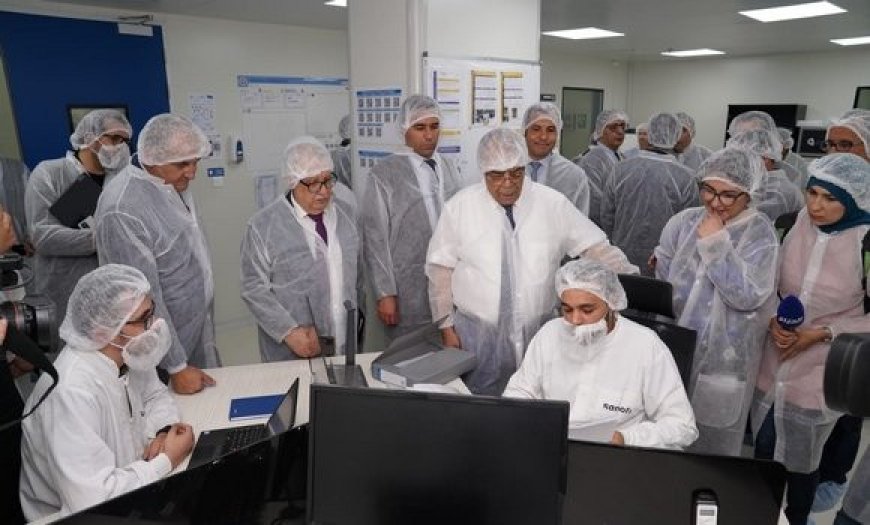 Production pharmaceutique: Aoun visite l’usine de « Sanofi » à Alger