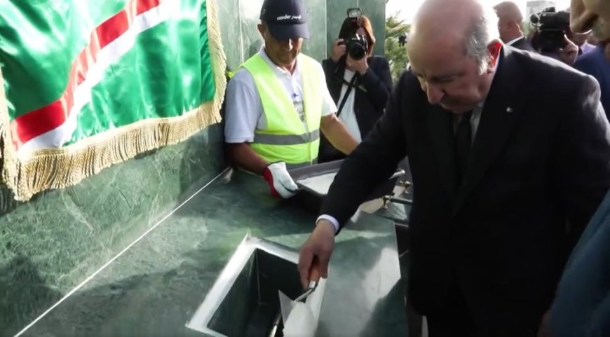 Le président de la République pose la première pierre du nouvel hôpital à Tizi-Ouzou