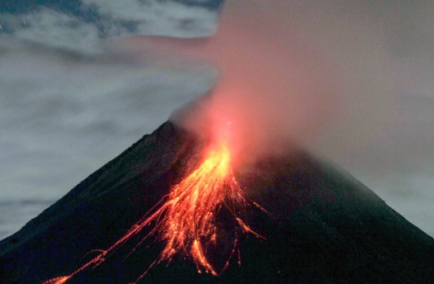 Équateur : Le volcan Sangay se réveille