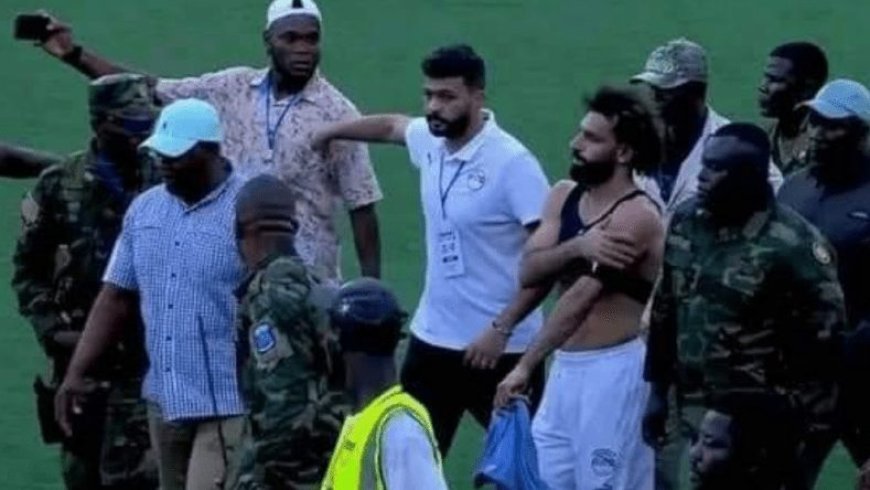 Emeute lors du match Égypte-Sierra Leone : Salah sous escorte militaire après une intrusion spectaculaire !