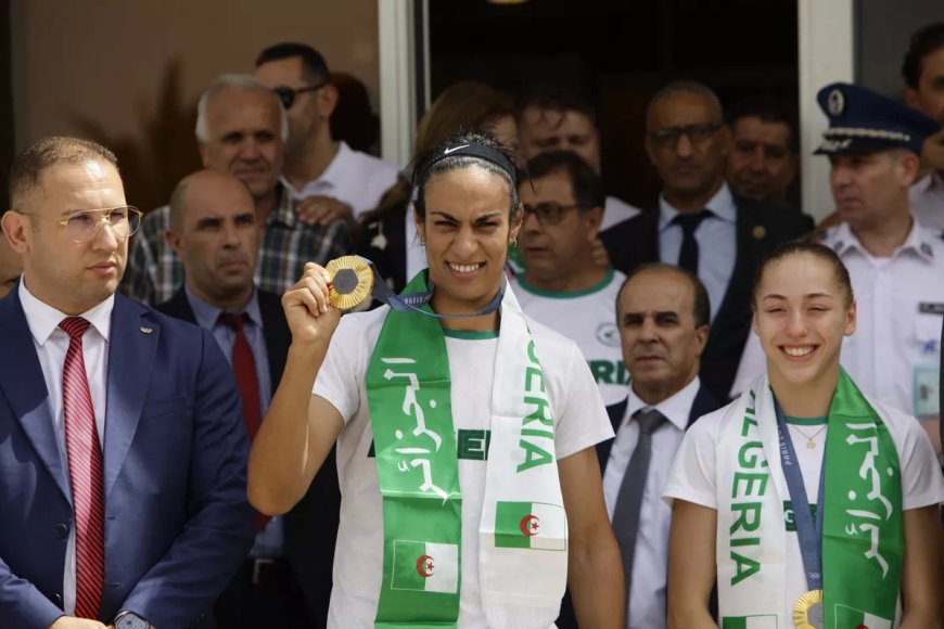 JO 2024 : Imane Khelif, Kaylia Nemour et Djamel Sedjati accueillies en héros à Alger (Vidéo)