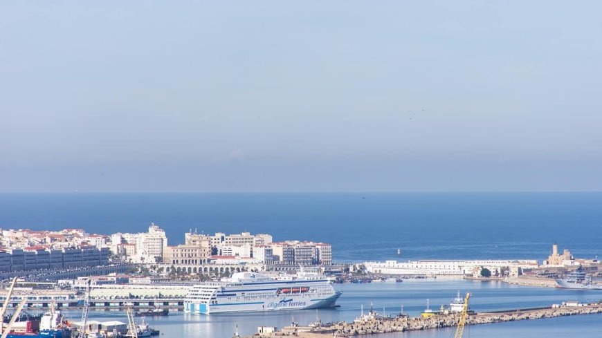 Repas Algérie Ferries : le coup de gueule d’un passager contre les “marmites géantes de sauce”