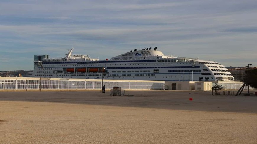 Algérie Ferries : elle découvre un autre passager allongé dans sa cabine