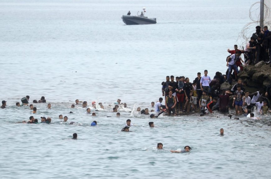 Une Algérienne accouche à Ceuta après une traversée de cinq heures à la nage depuis une plage marocaine