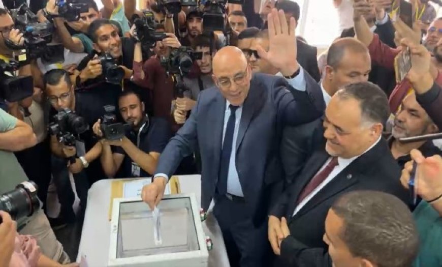 Présidentielle: Abdelaali Hassani Cherif vote à Birkhadem