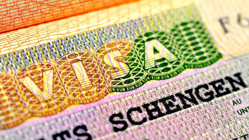 Visa Schengen : ce pays propose d’espionner les réseaux sociaux des demandeurs